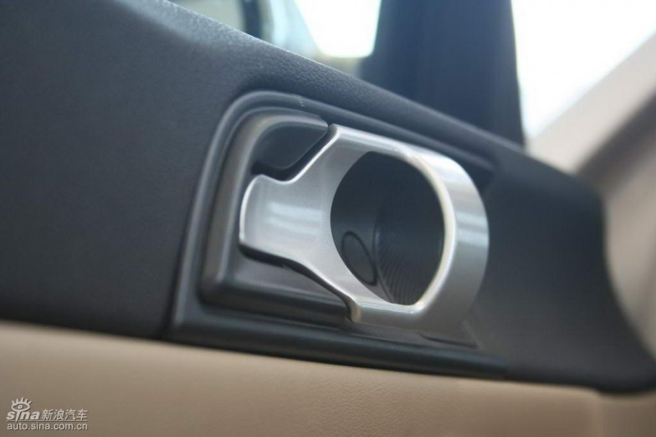 上汽荣威550内饰