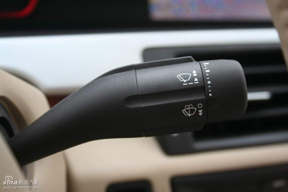 上汽荣威550内饰