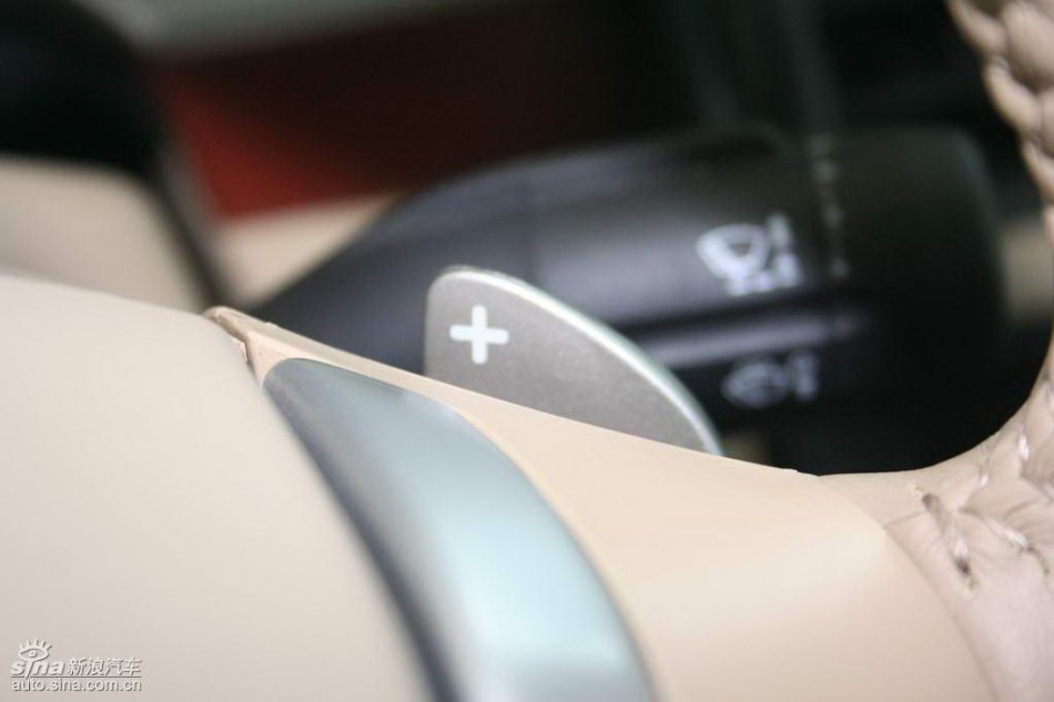 上汽荣威550内饰