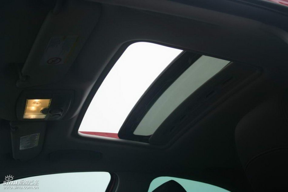 上汽荣威550内饰