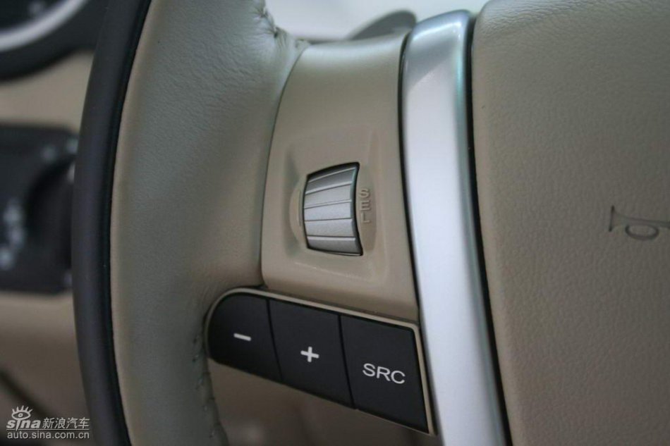 上汽荣威550内饰