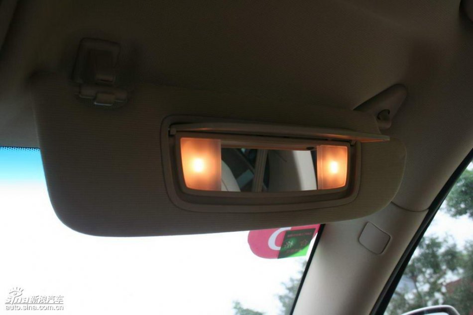 上汽荣威550内饰