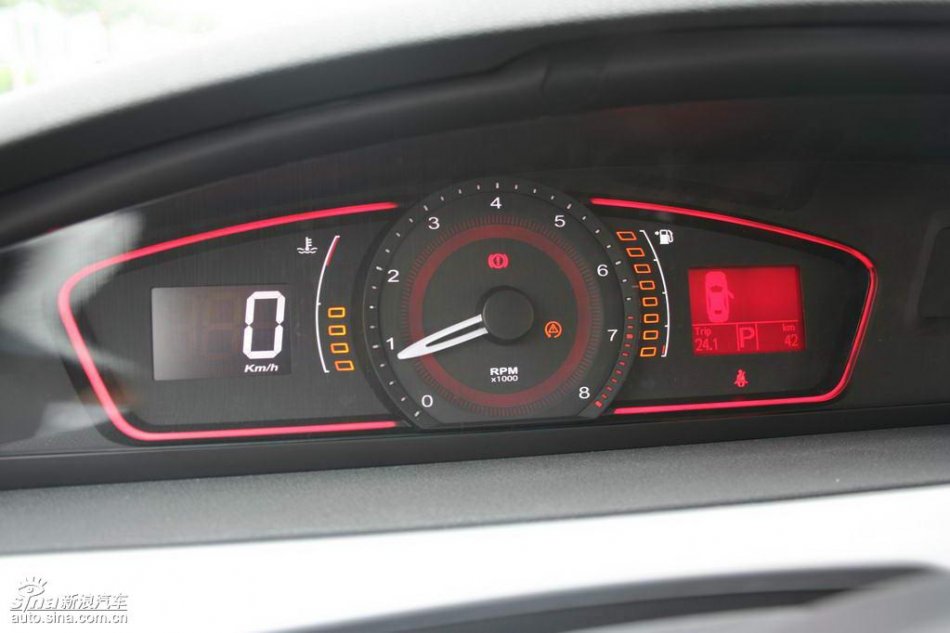 上汽荣威550内饰