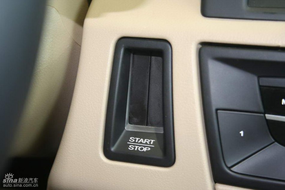 上汽荣威550内饰