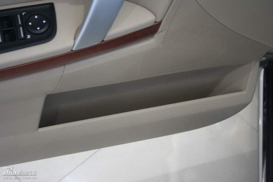 上汽荣威550内饰