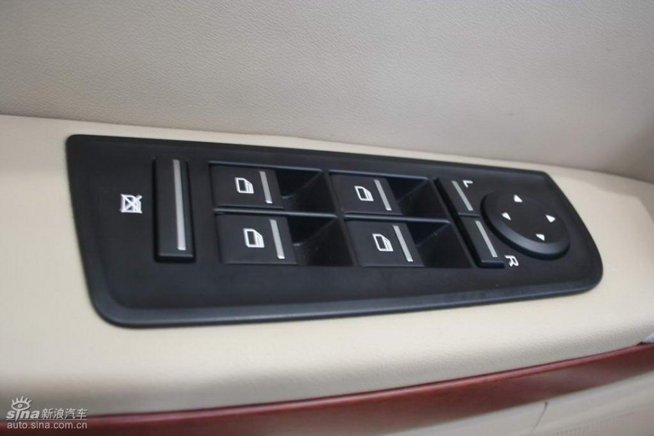 上汽荣威550内饰