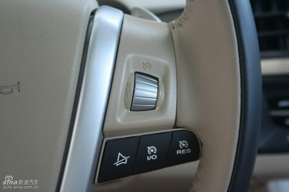 上汽荣威550内饰