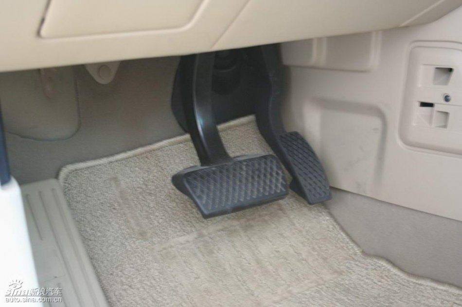 上汽荣威550内饰