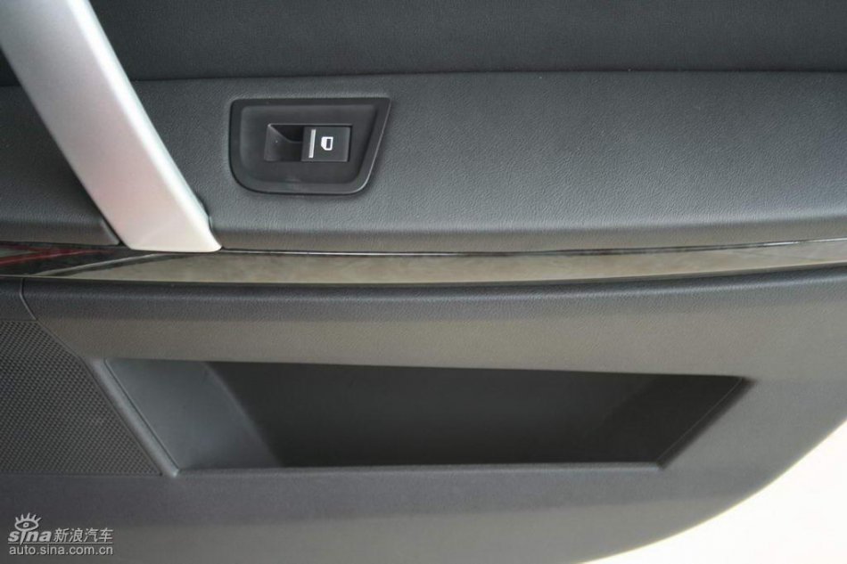 上汽荣威550内饰