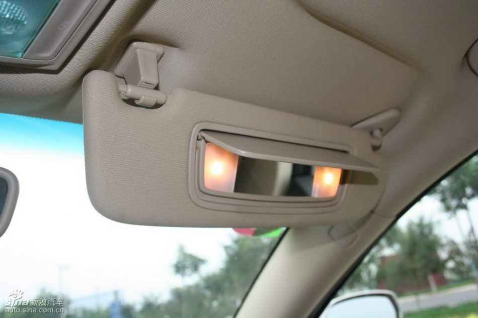 上汽荣威550内饰