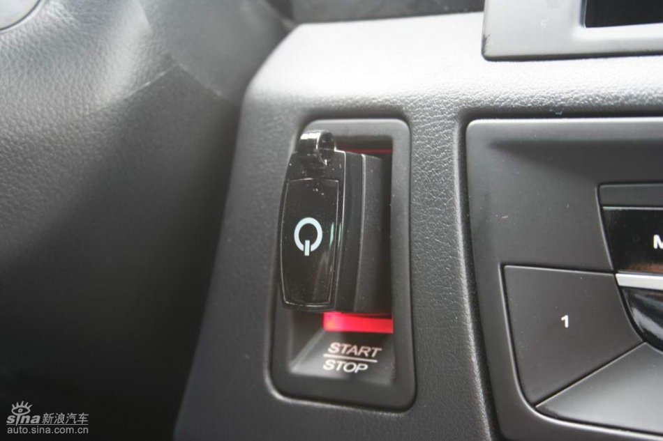 上汽荣威550内饰