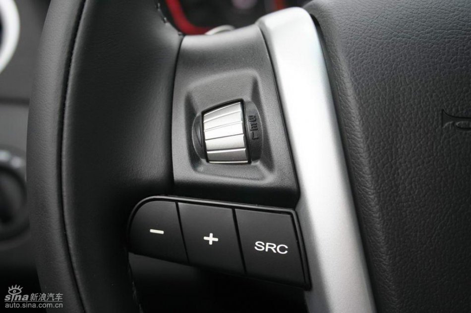 上汽荣威550内饰