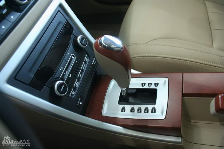 上汽荣威550内饰