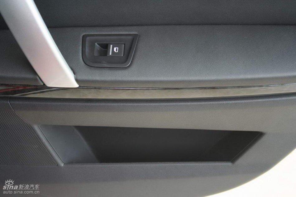 上汽荣威550内饰