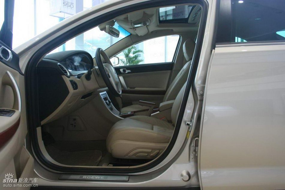 上汽荣威550内饰