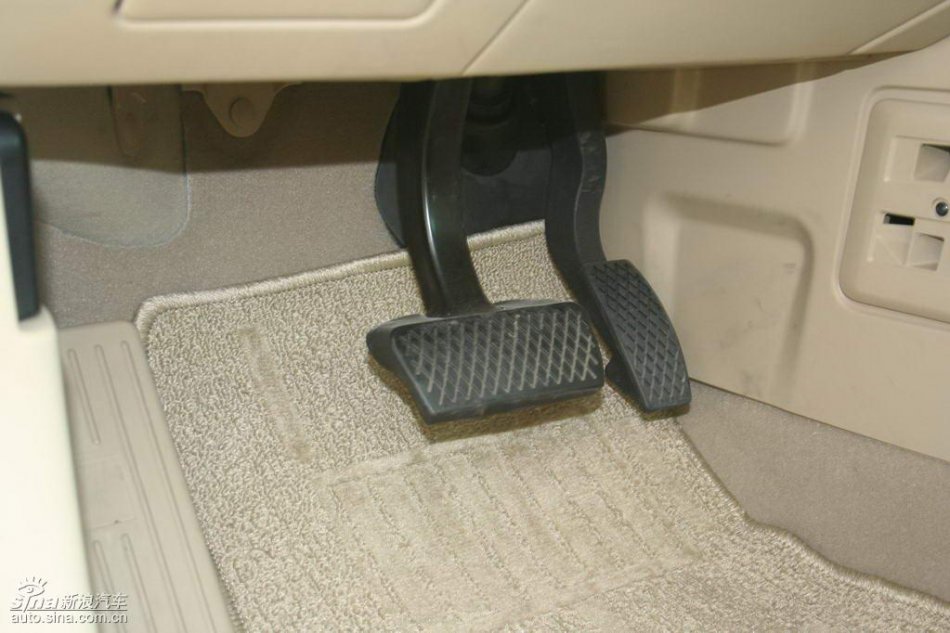 上汽荣威550内饰