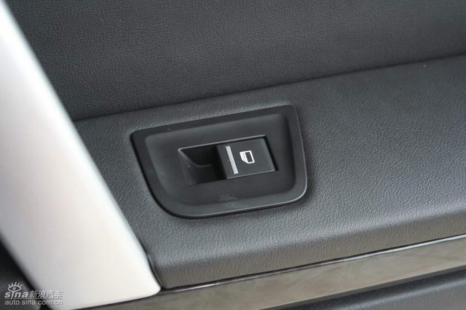 上汽荣威550内饰