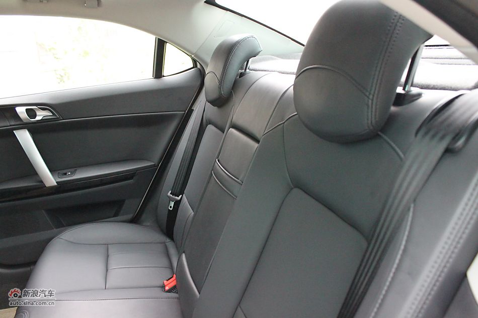 荣威550s 1.8L手动启逸版