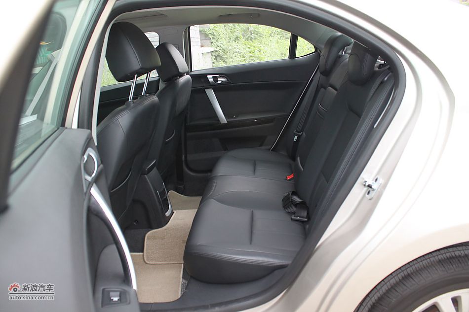 荣威550s 1.8L手动启逸版