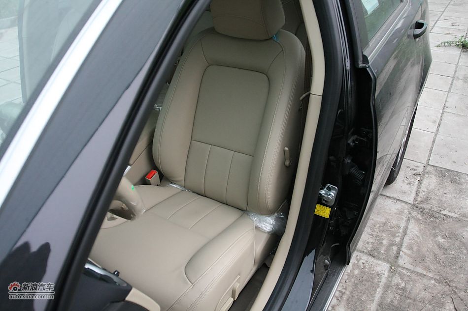 荣威550s 1.8L自动超值版