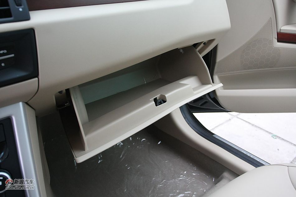 荣威550s 1.8L自动超值版