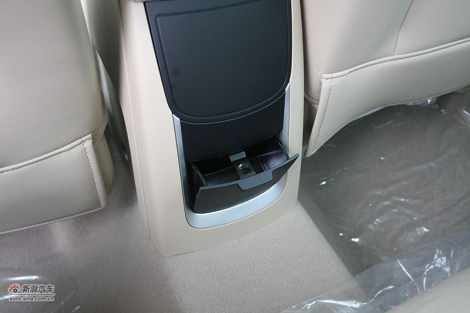 荣威550s 1.8L自动超值版