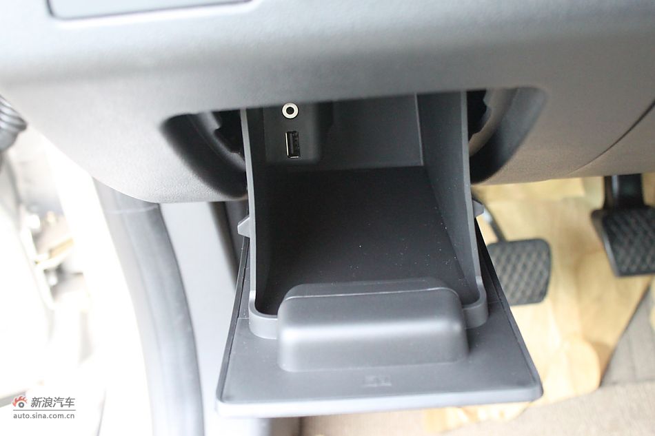 荣威550s 1.8L手动启逸版