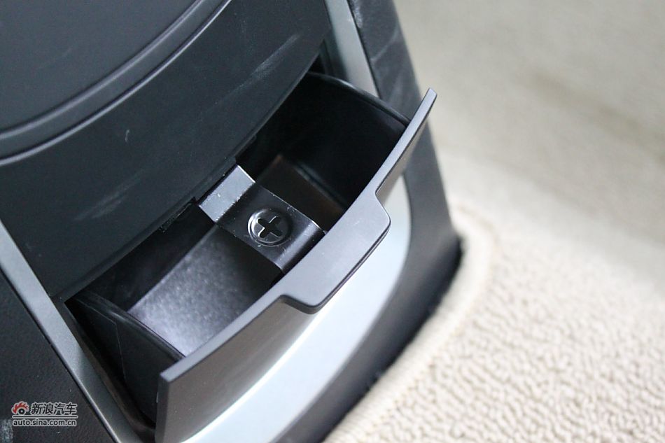 荣威550s 1.8L手动启逸版