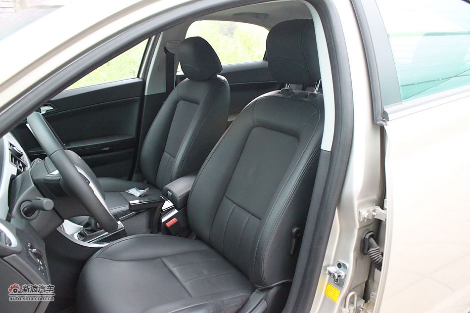 荣威550s 1.8L手动启逸版