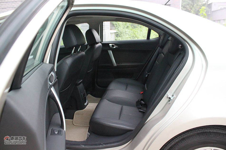 荣威550s 1.8L手动启逸版