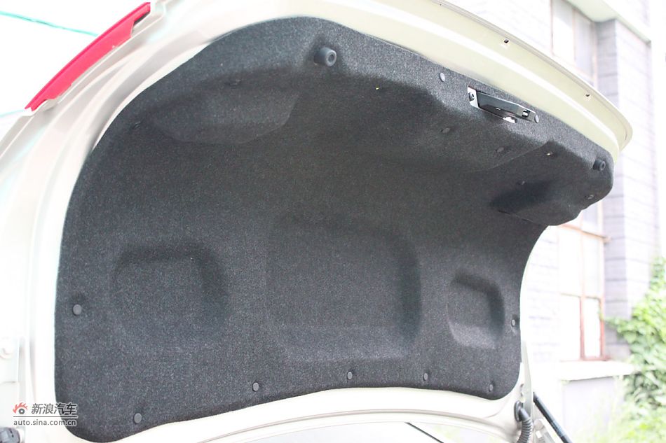 荣威550s 1.8L手动启逸版