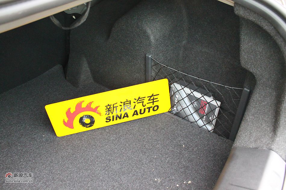 荣威550s 1.8L手动启逸版