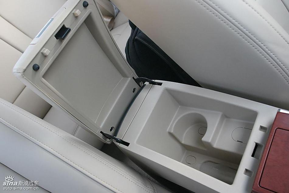 荣威550 1.8DVVT内饰及细节