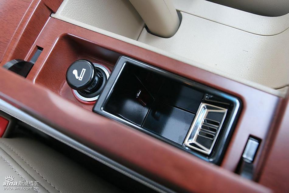 荣威550 1.8DVVT内饰及细节