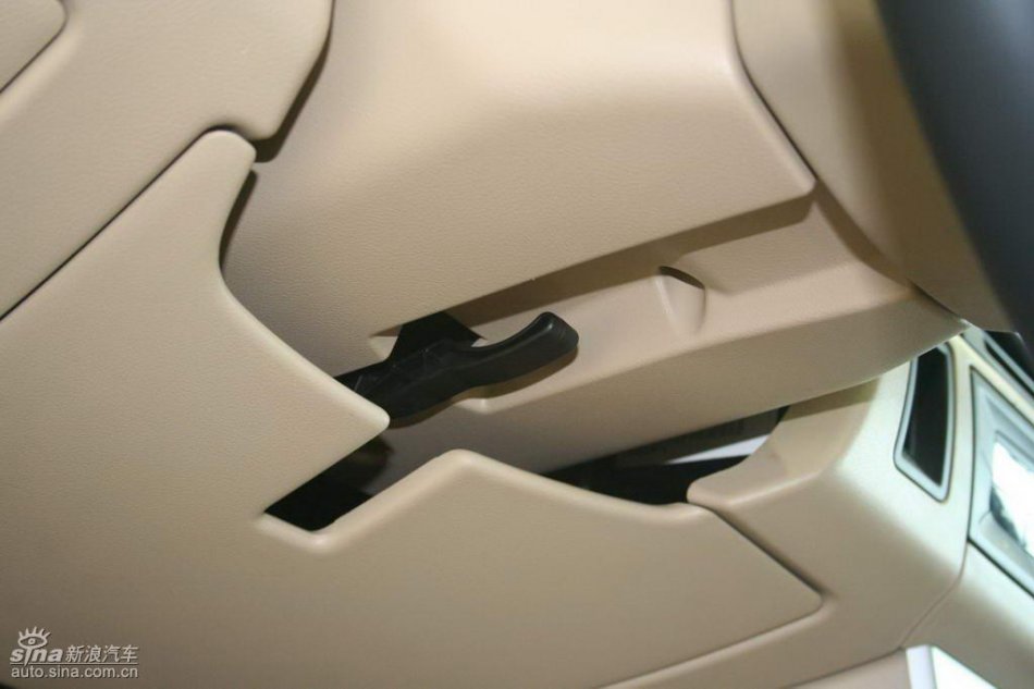 上汽荣威550内饰