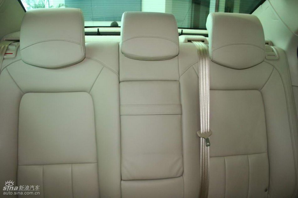 上汽荣威550内饰