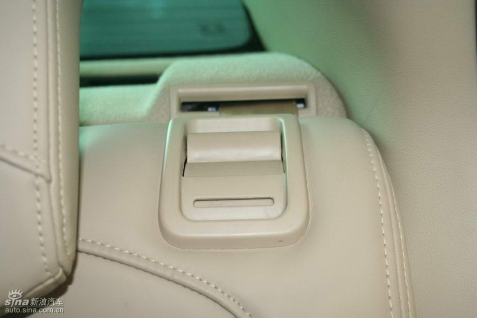 上汽荣威550内饰