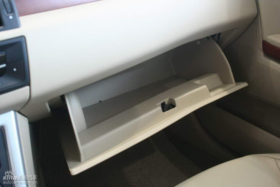 上汽荣威550内饰