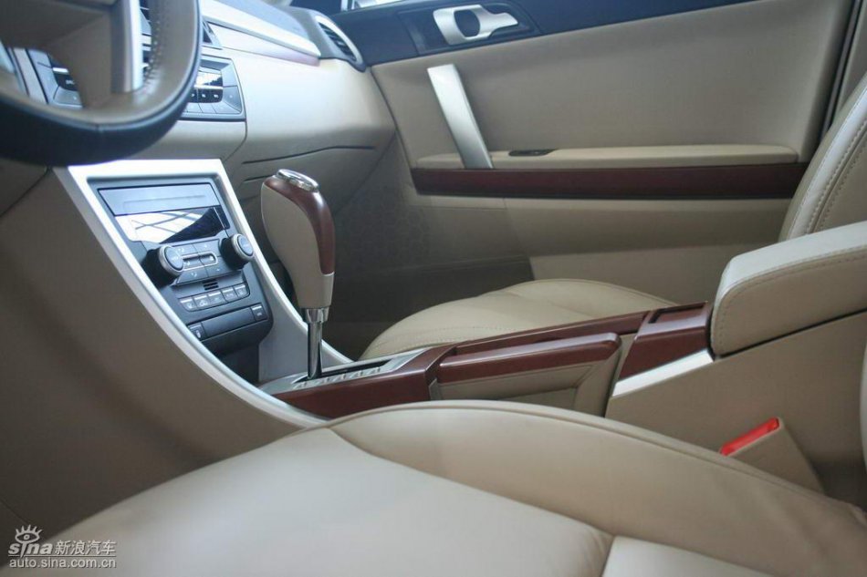 上汽荣威550内饰