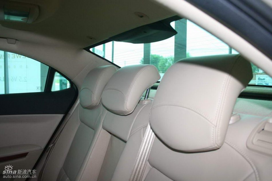 上汽荣威550内饰