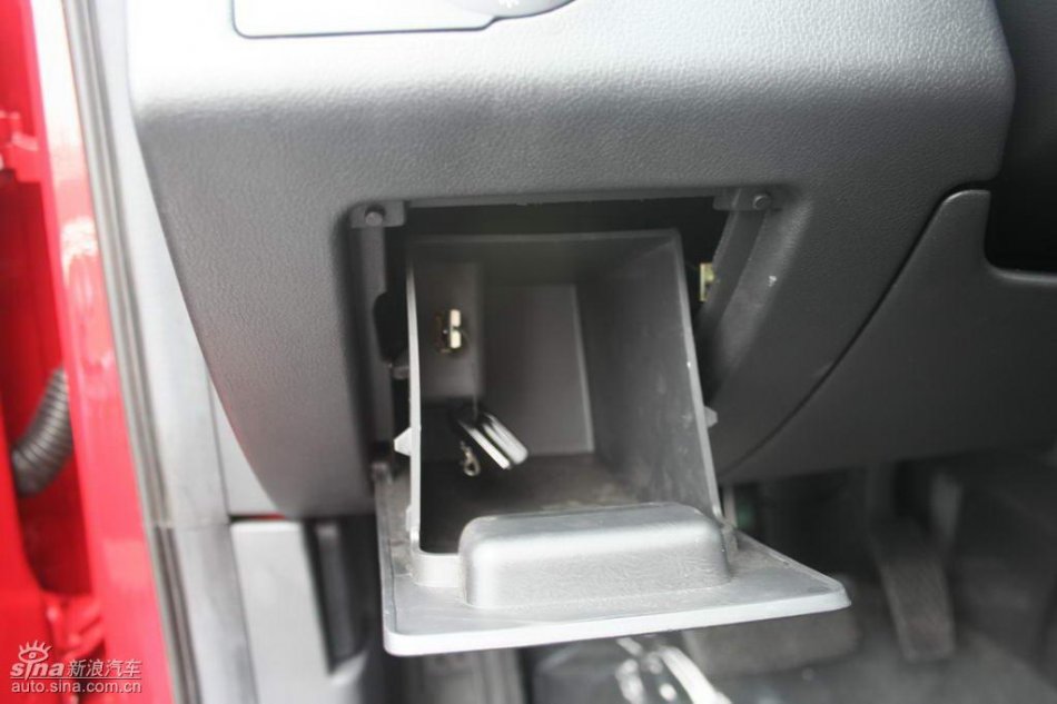 上汽荣威550内饰