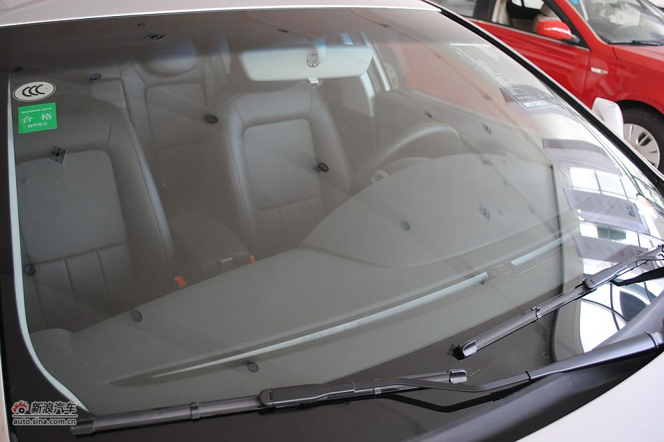 荣威550s 1.8L自动启臻版