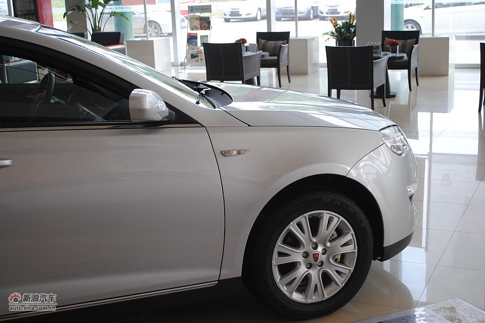 荣威550s 1.8L自动启臻版