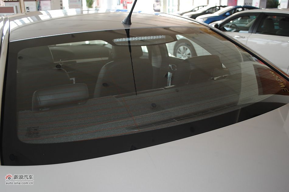 荣威550s 1.8L自动启臻版