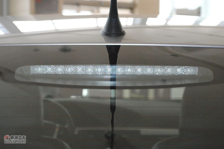 荣威550s 1.8L自动启臻版