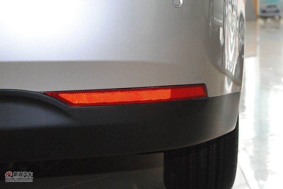 荣威550s 1.8L自动启臻版