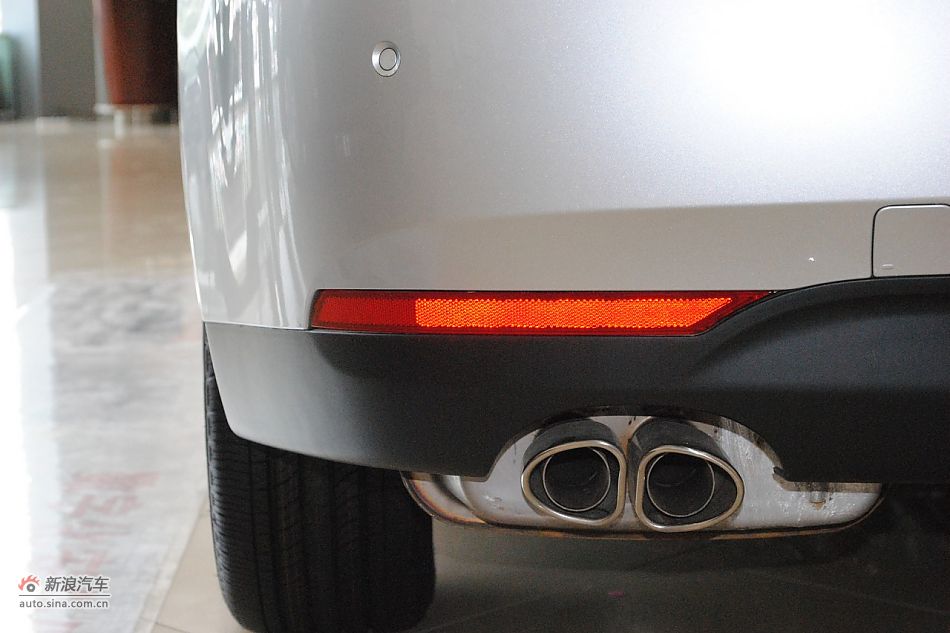 荣威550s 1.8L自动启臻版