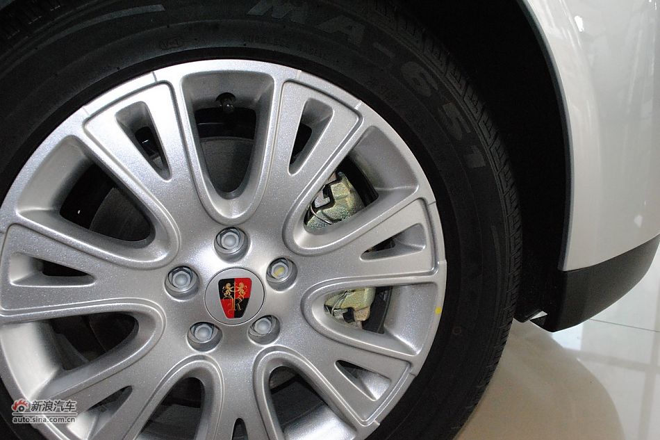 荣威550s 1.8L自动启臻版