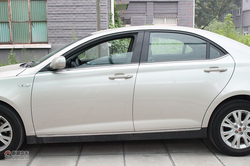 荣威550s 1.8L手动启逸版