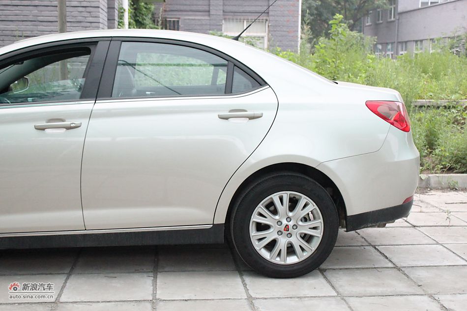 荣威550s 1.8L手动启逸版